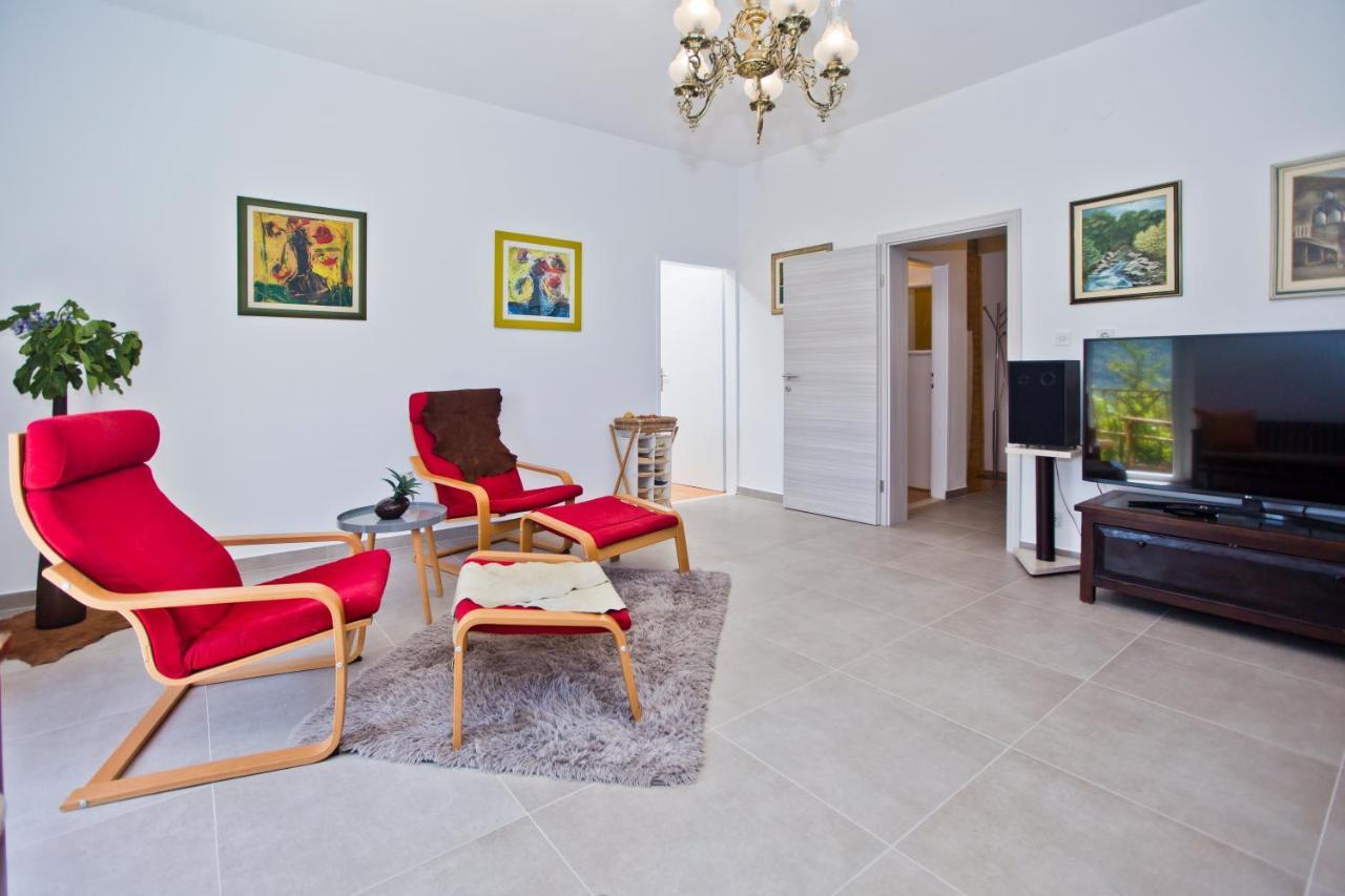 Villa Don Dan Zrnovnica Экстерьер фото